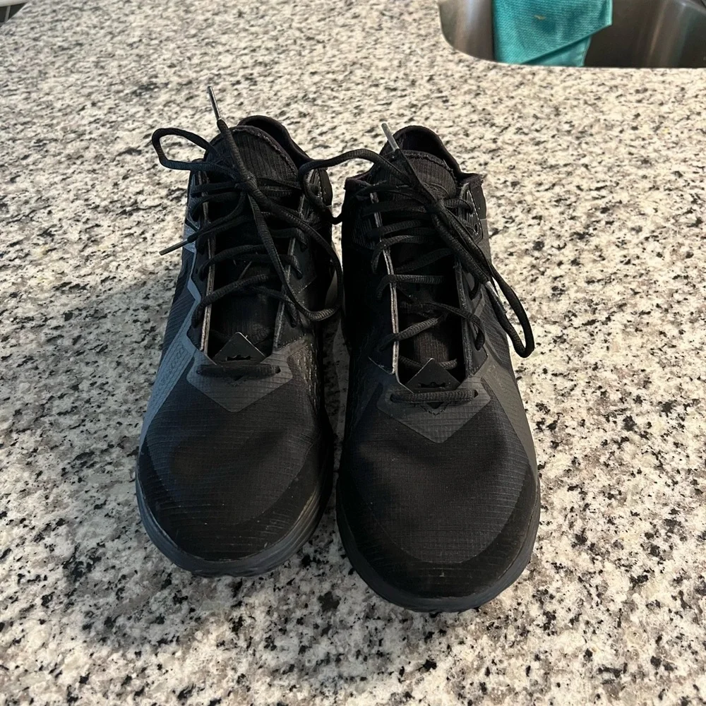 LeBron 18 Low Zero Dark 23 - Picture 6 of 7